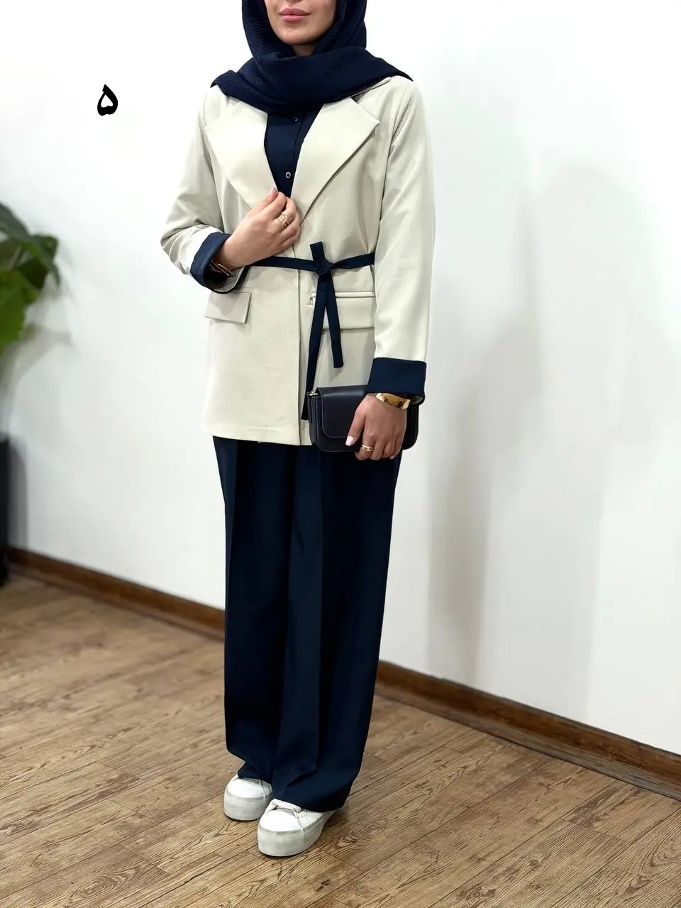 ست کت و شلوار بزیاق همراه با کمربند